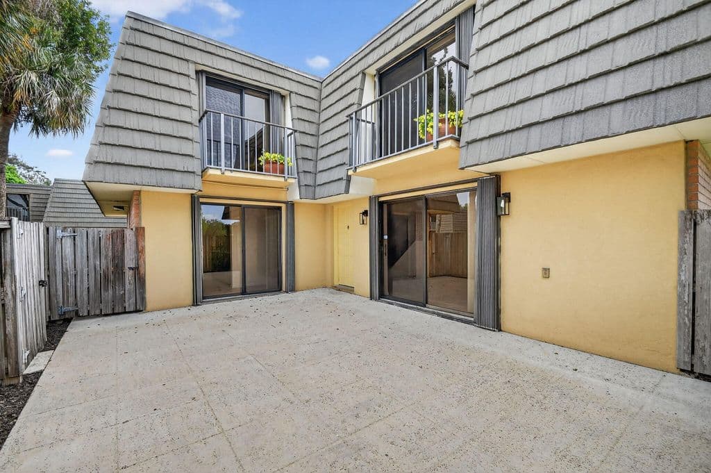 2+1 Mülk — 4210 42nd Way