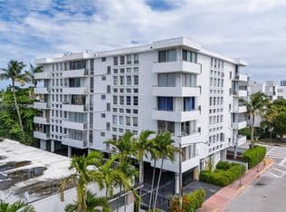 1+1 Condo — 8001 Byron Ave APT 3C, Miami Beach, 33141