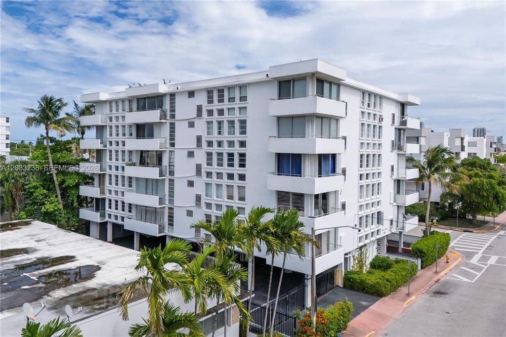 1+1 Condo — 8001 Byron Ave APT 3C