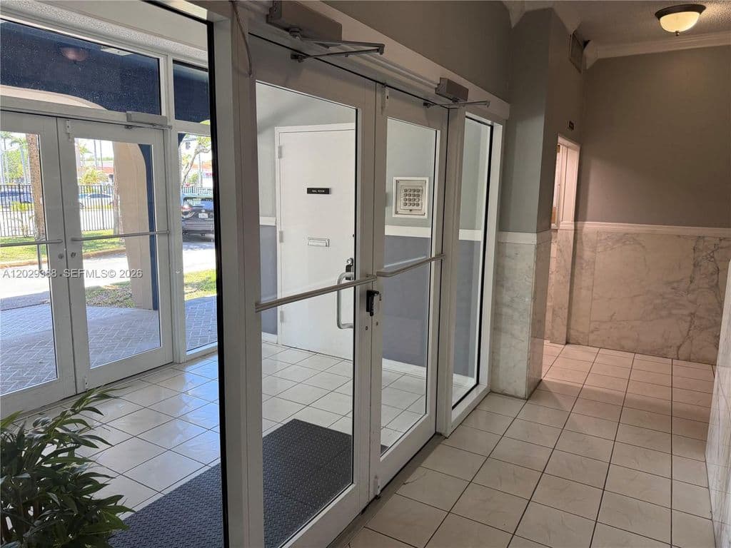 2+1 Condo — 501 E Dania Beach Blvd #5-4D