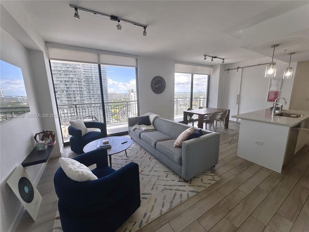 1-bedroom Condo — 999 SW 1st Ave APT 2303