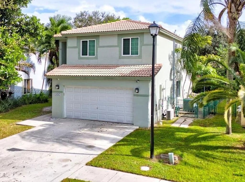 4+1 Müstakil ev — 10207 SW 20th Ct