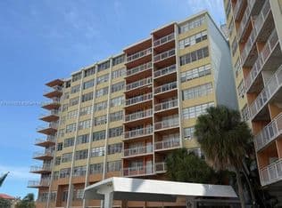 1-bedroom Condo — 2025 NE 164th St APT 606, North Miami Beach, 33162