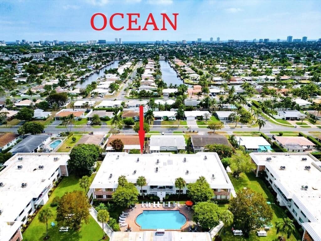 2-bedroom Condo — 400 S Cypress Road #404