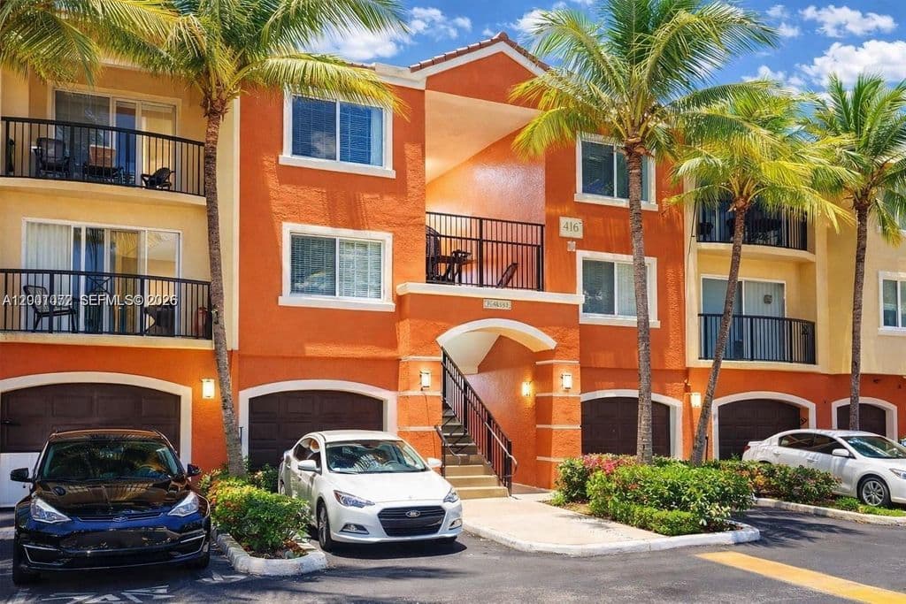 3-bedroom Condo — 4167 N Haverhill Rd APT 1113