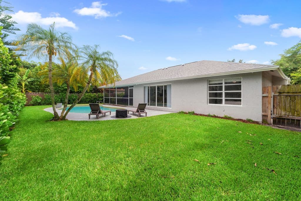 3-bedroom Single-Family Home — 1739 Brae Burn Place