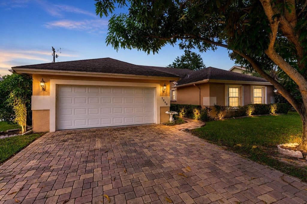 4-bedroom Single-Family Home — 7365 NW 54TH Court