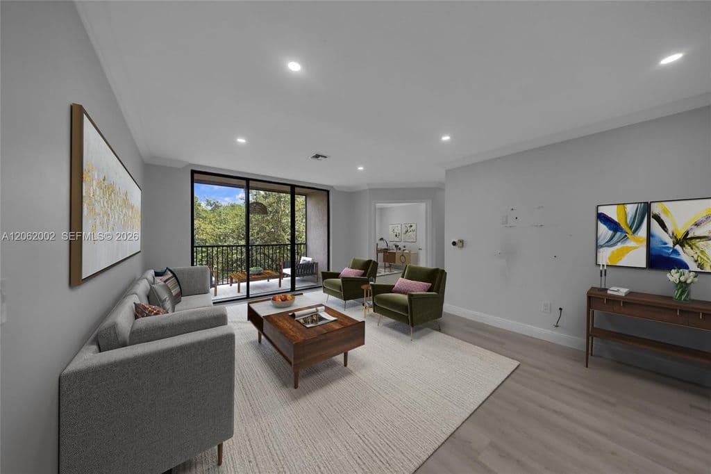 3-bedroom Condo — 4300 NW 30th St APT 341