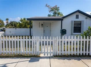 2-bedroom Single-Family Home — 2444 Roosevelt St, Hollywood, 33020