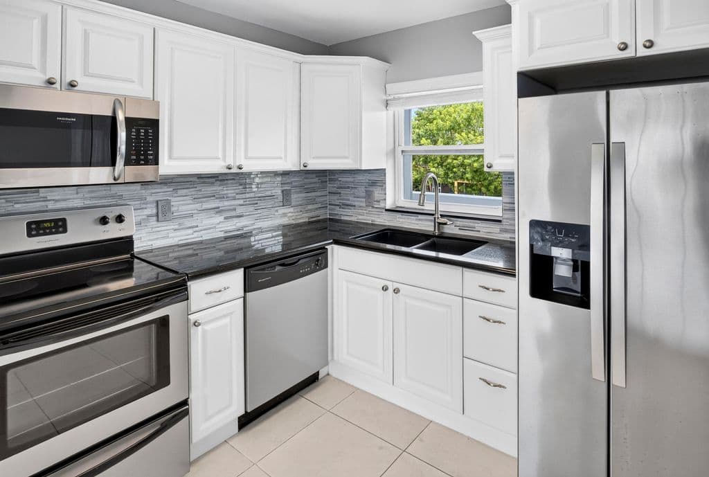 2+1 Condo — 231 E Lantana Road #204