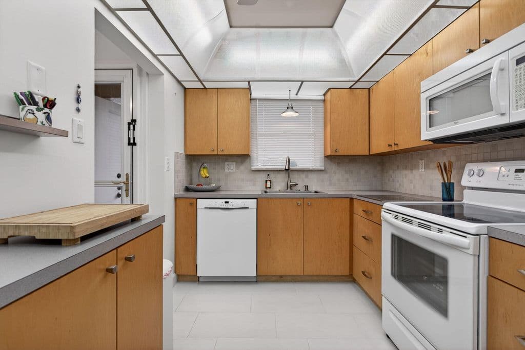 2-bedroom Condo — 6080 NW 44th Street #214