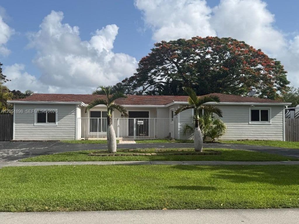 5+1 Müstakil ev — 10601 SW 96th St