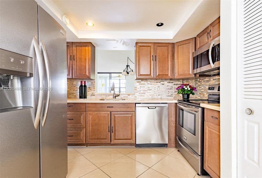 2+1 Condo — 7350 NW 18th St APT 206