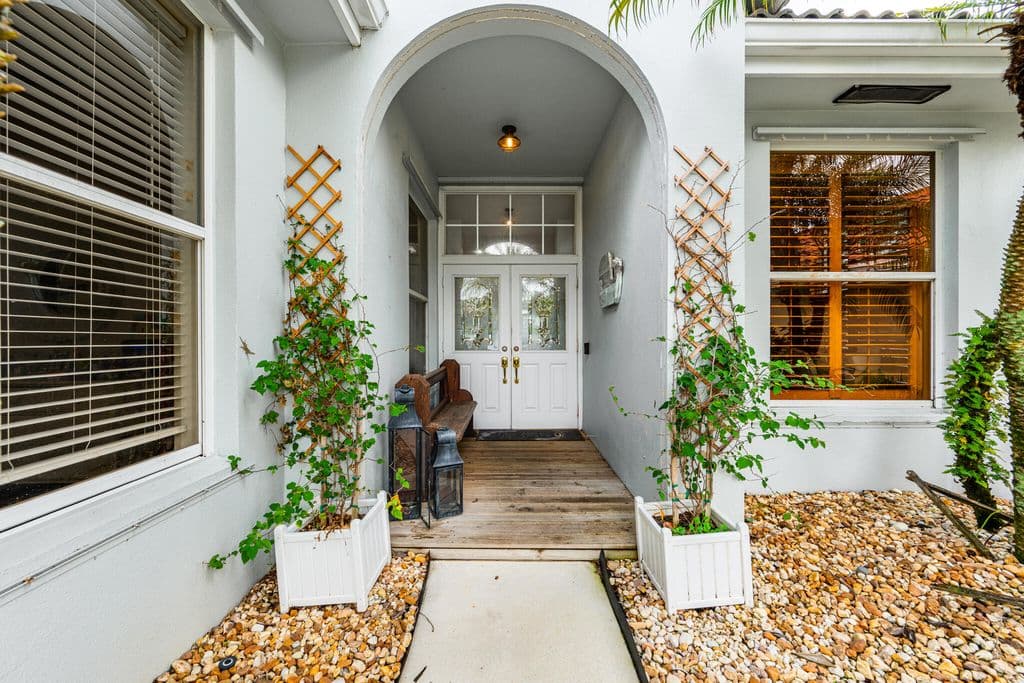 3-bedroom Single-Family Home — 218 HAMPTON Court