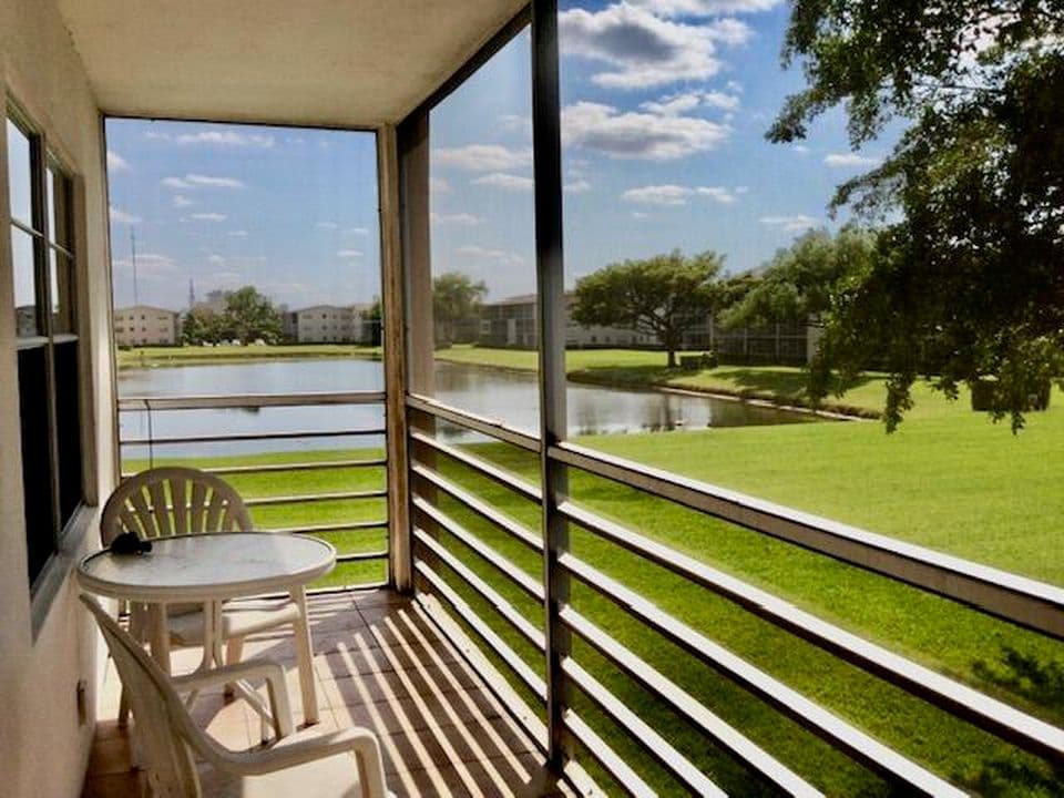2+1 Condo — 571 Fanshaw N