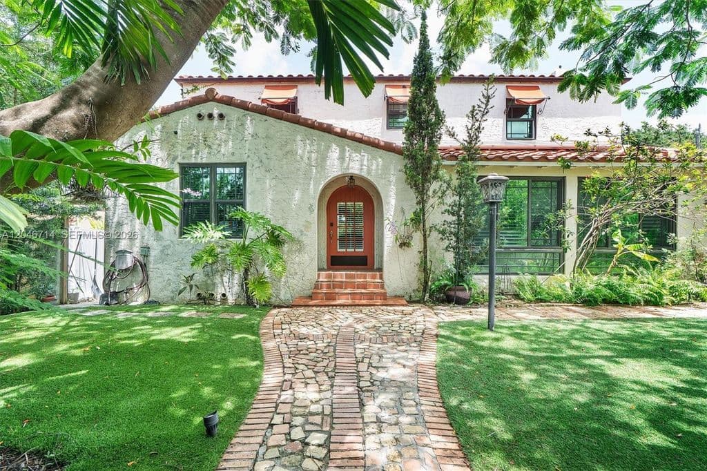 3-bedroom Single-Family Home — 8276 E Dixie Hwy