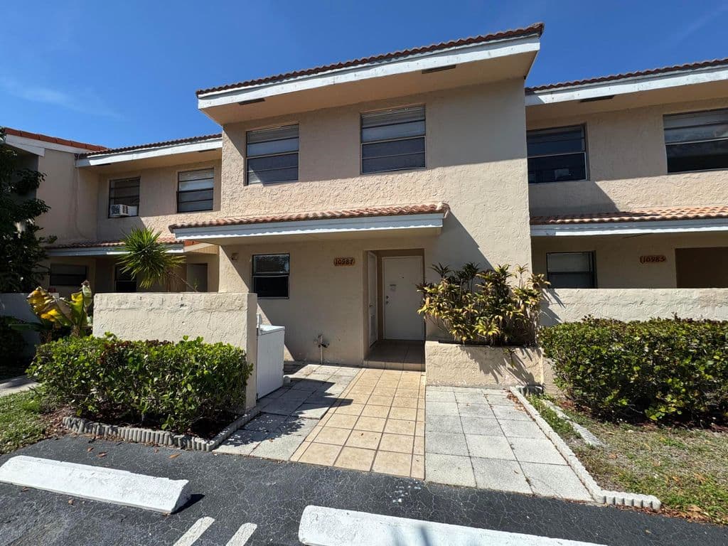 3+1 Mülk — 10987 Royal Palm Boulevard #9