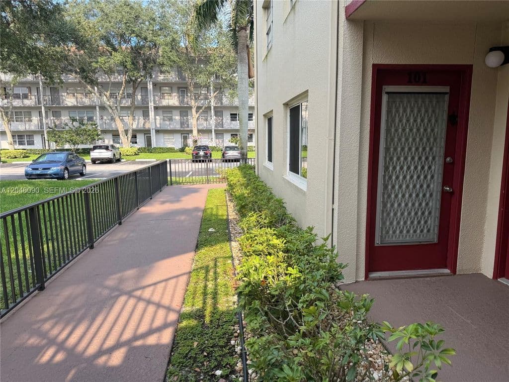 2-bedroom Condo — 100 SW 132nd Way APT 101K