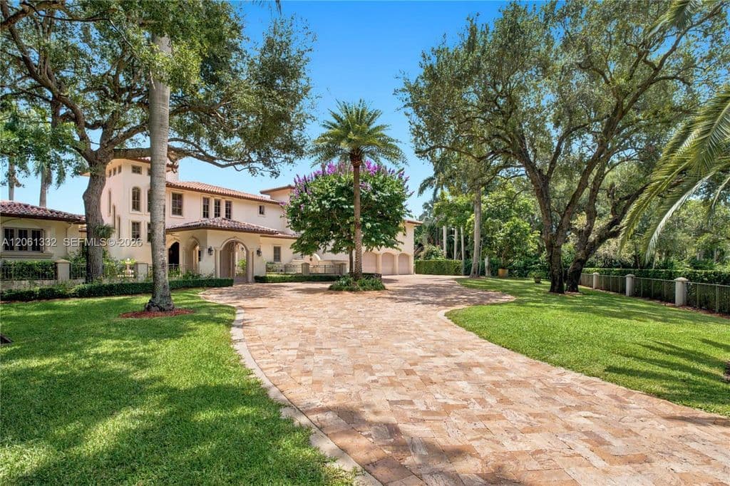 7-bedroom Single-Family Home — 9501 Kerwood Ct