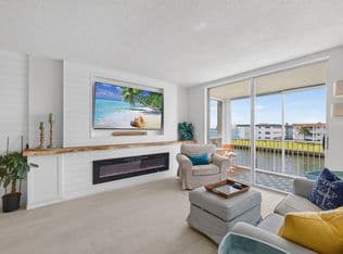 1+1 Condo — 100 Paradise Harbour Boulevard #307, North Palm Beach, 33408