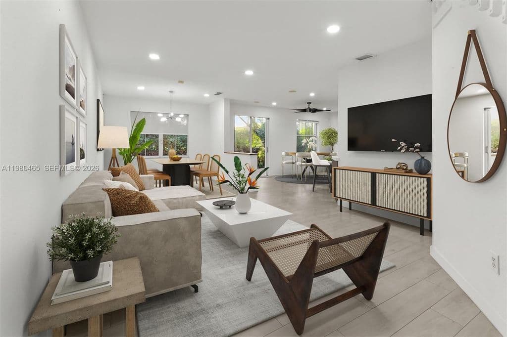 4-bedroom Property — 17130 SW 36th Ct