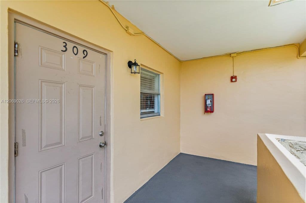1+1 Condo — 201 Berkley Rd APT 309