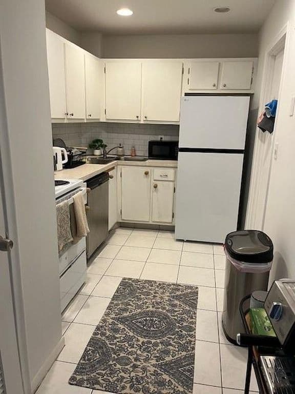 1-bedroom Condo — 1950 N Andrews Avenue #210d