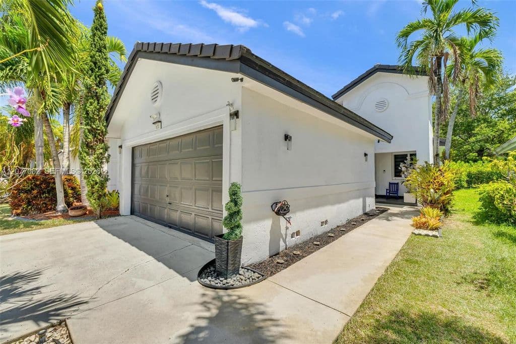 4-bedroom Single-Family Home — 631 SW 176th Ave