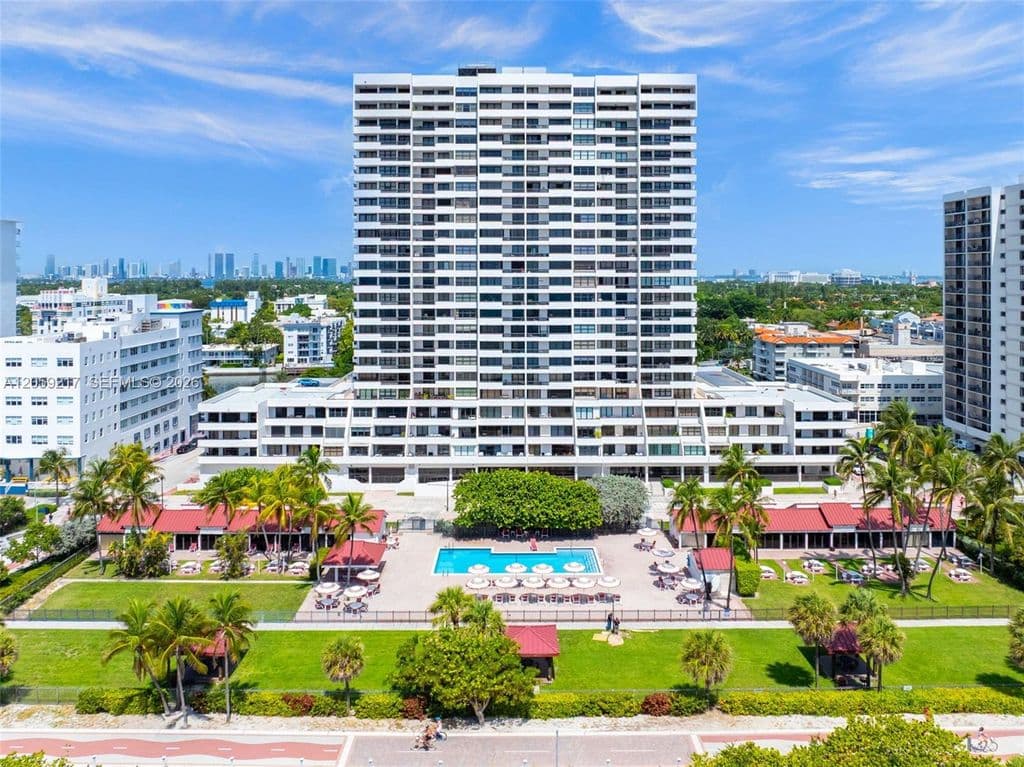2+1 Condo — 2555 Collins Ave APT 1511
