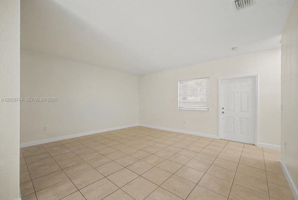2-bedroom Condo — 373 NE 26th Pl Unit 102