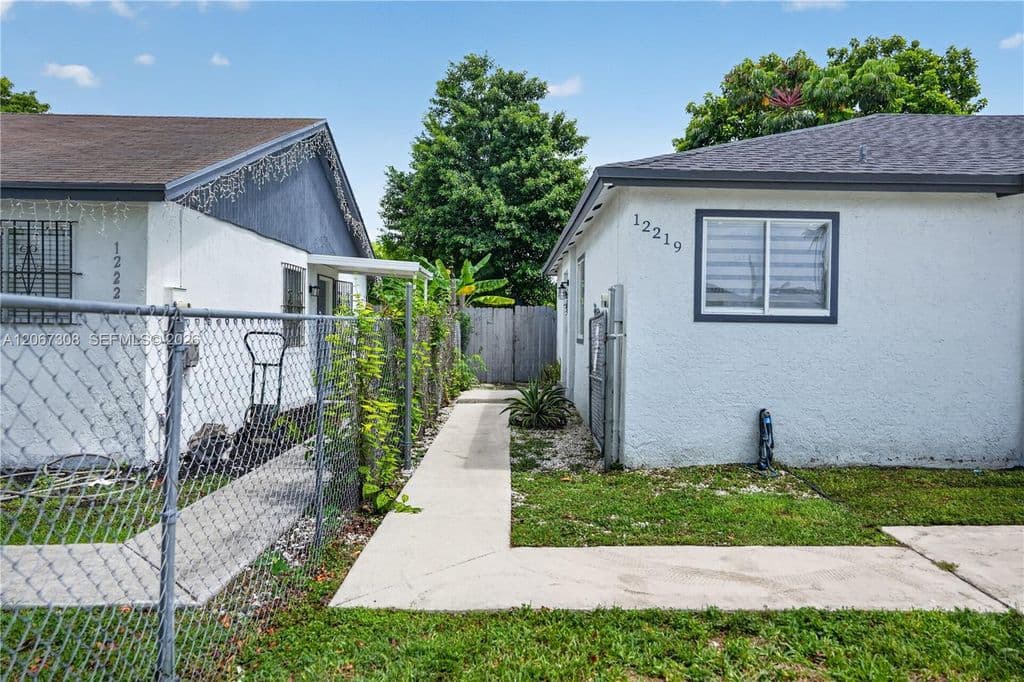 3+1 Müstakil ev — 12219 SW 198th Ter