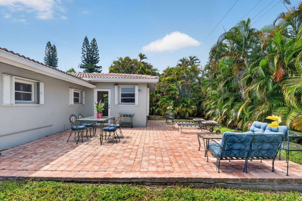 3-bedroom Single-Family Home — 4711 NE 18th Terrace