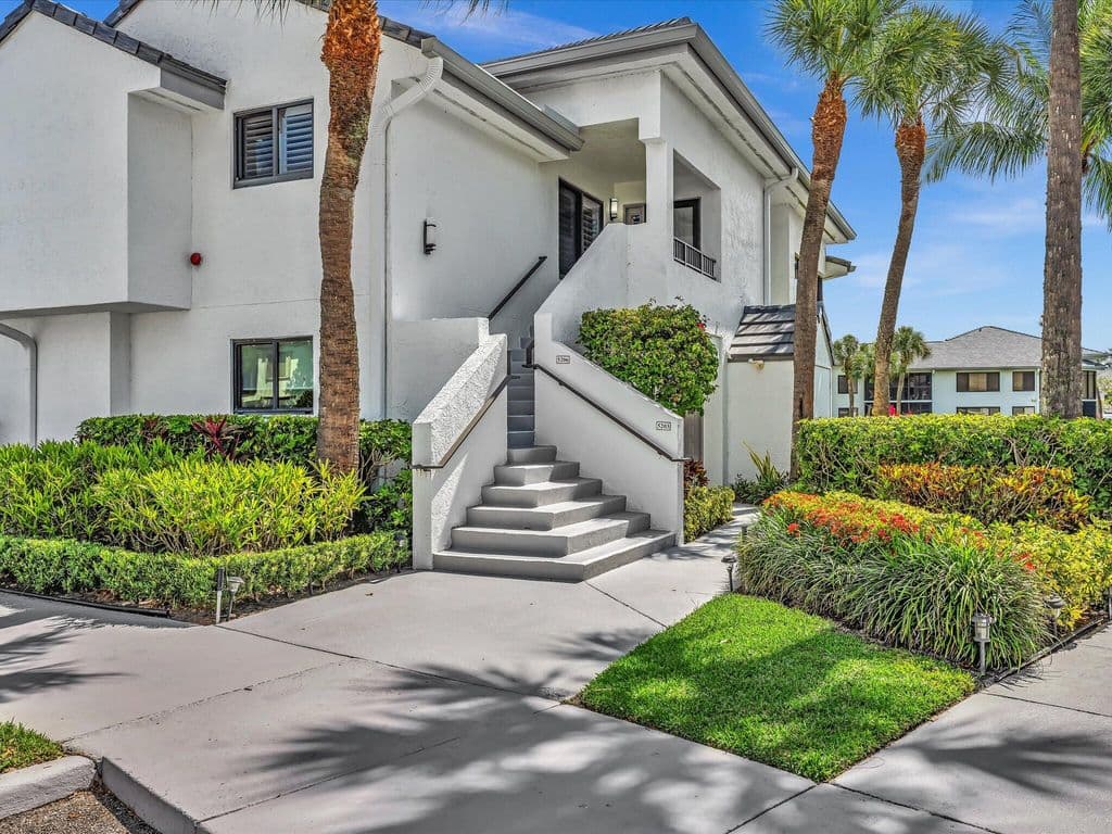 2+1 Condo — 15791 Loch Maree Lane #5206