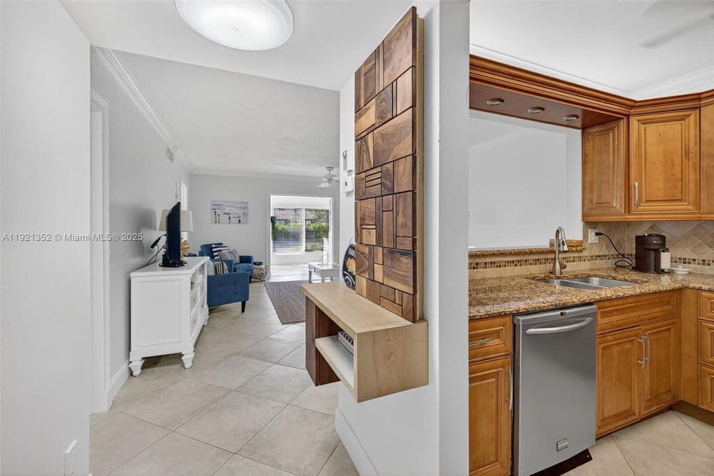 2-bedroom Condo — 5681 SW 2nd Ct APT 117