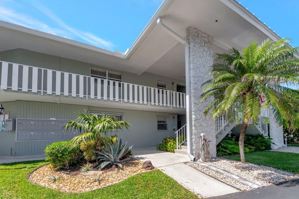 2+1 Condo — 5550 N Ocean Boulevard #107