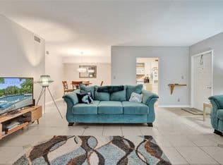 2-bedroom Condo — 3017 N Oakland Forest Dr APT 208, Oakland Park, 33309
