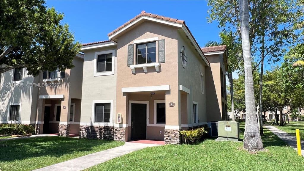 3-bedroom Condo — 22721 SW 88th Pl Unit 9-19