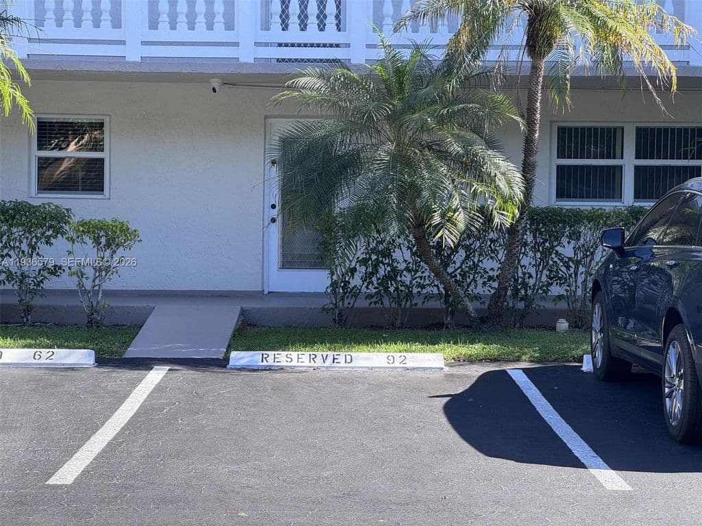 2+1 Condo — 1025 SE 3rd Ave APT 102