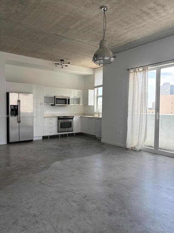 2-bedroom Condo — 133 NE 2nd Ave APT 913