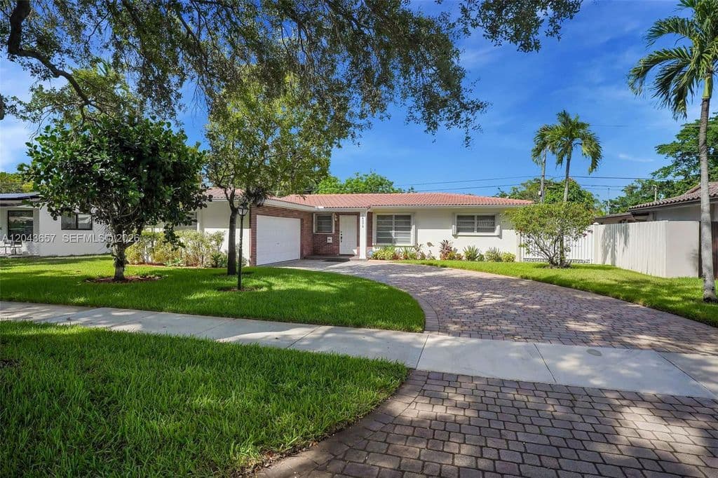 3+1 Müstakil ev — 14375 Lake Candlewood Ct