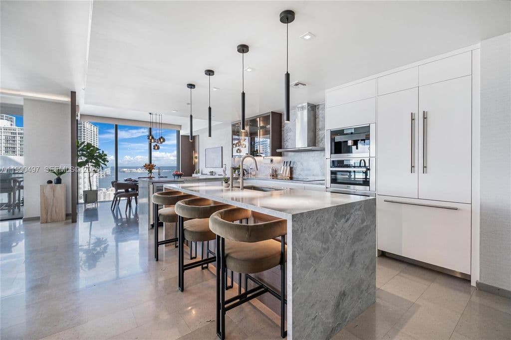 3+1 Condo — 68 SE 6th St APT 3711