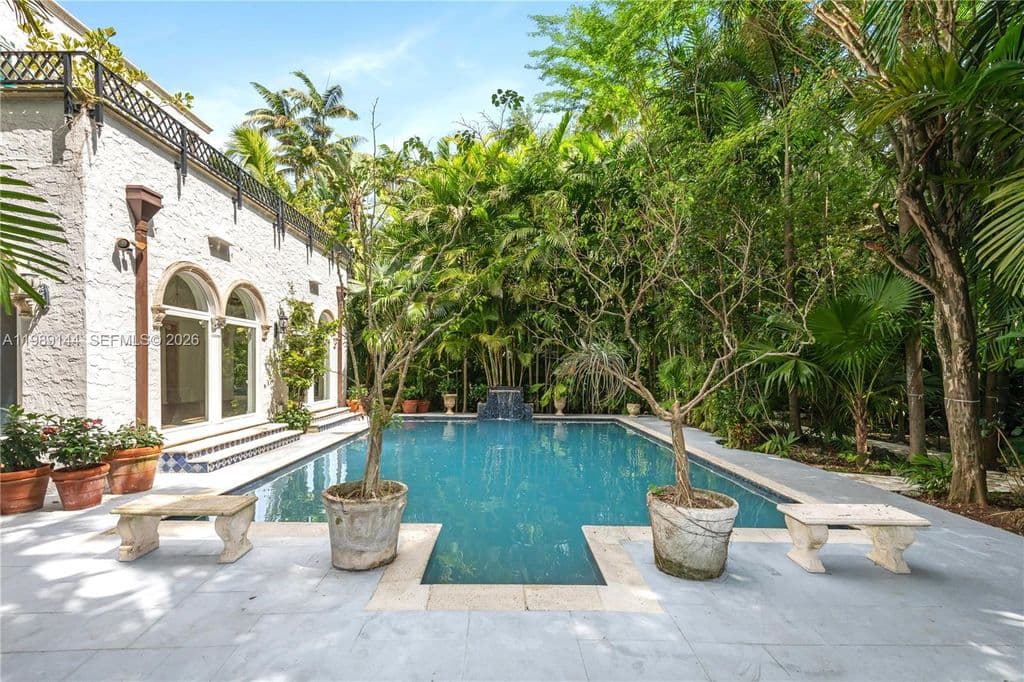 3-bedroom Single-Family Home — 3685 Royal Palm Ave