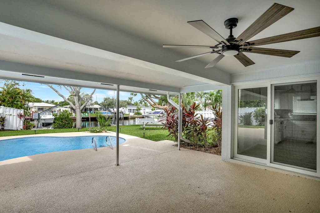 2-bedroom Single-Family Home — 421 SE 5 Terrace