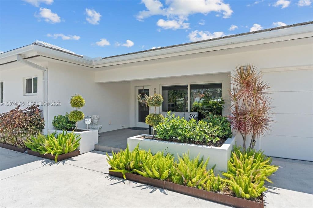 3-bedroom Single-Family Home — 2812 NE 28th St