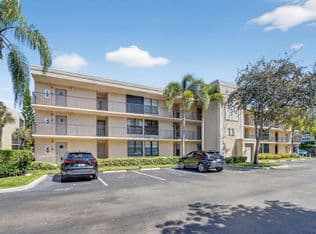 2-bedroom Condo — 11 ROYAL PALM Way #3040, Boca Raton, 33432