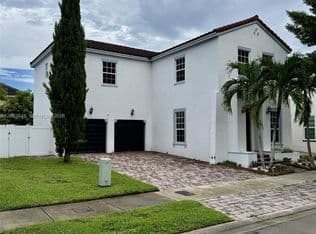 4+1 Müstakil ev — 17081 SW 94th Way, Miami, 33196