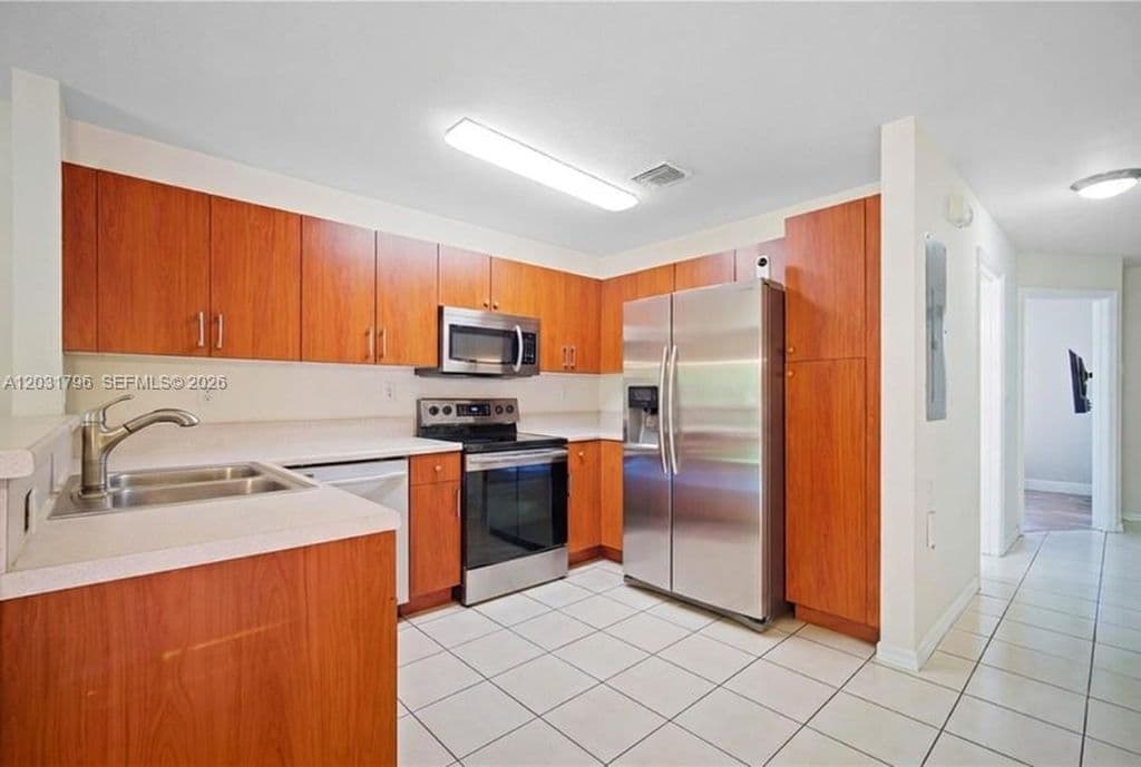 3-bedroom Property — 3073 SW 128th Ave #109