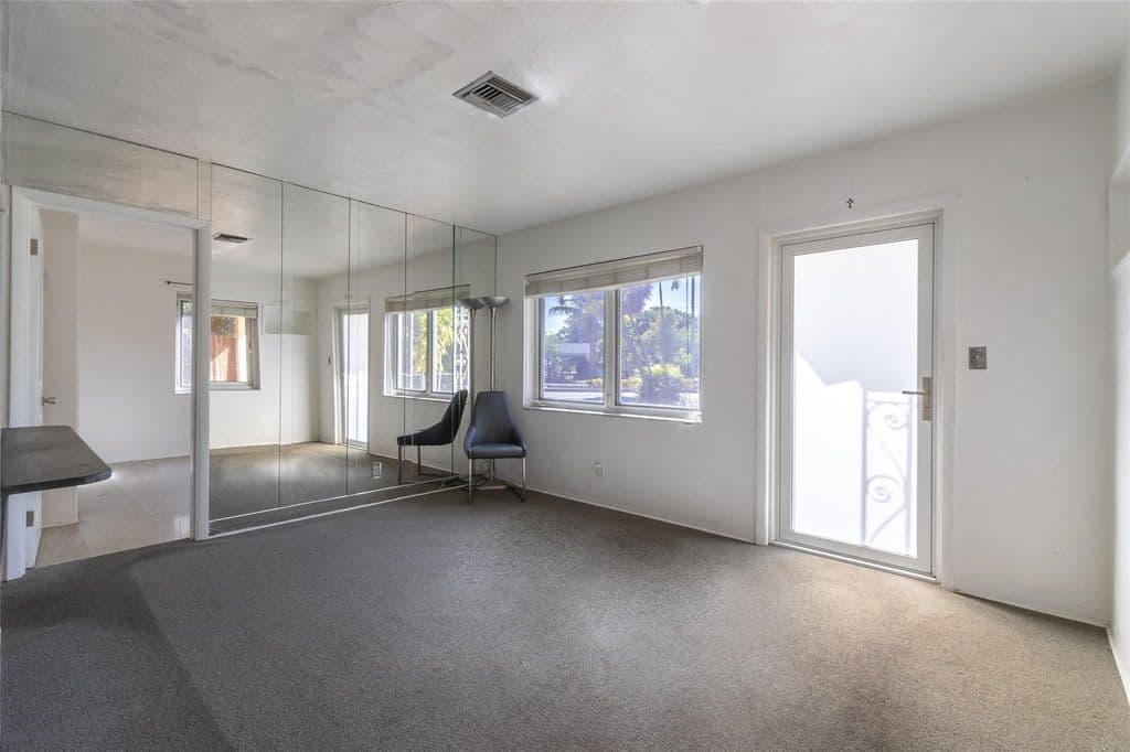 2-bedroom Single-Family Home — 4720 N Andrews Avenue