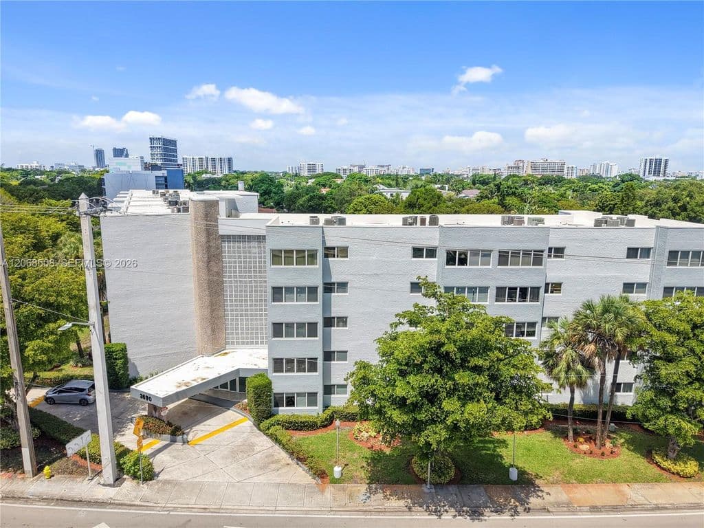 2+1 Condo — 2690 SW 22nd Ave APT 301