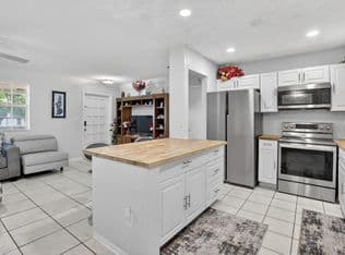 4+1 Müstakil ev — 1411 NW 89th Avenue, Pembroke Pines, 33024